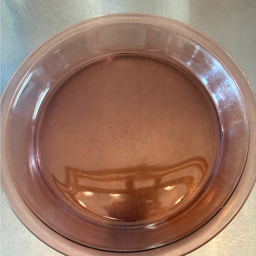 Vintage Amethyst Pyrex 9 inch Pie Plate oven and microwave safe!